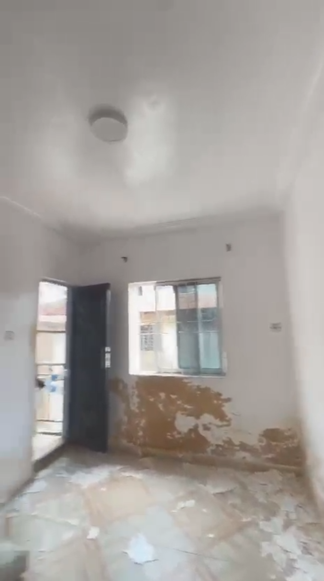 1 A standard up floor mini flat at Shomolu