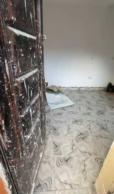 A Decent and neat ROOMSELF available to let at FADIPE STREET , Shomolu Lagos