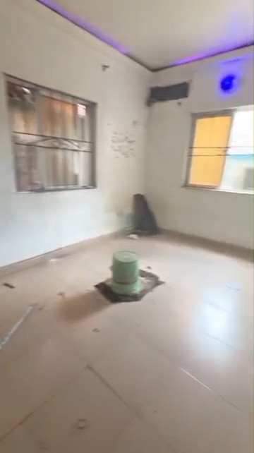 Room selfcon for rent