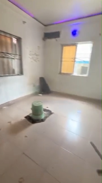 Room selfcon for rent