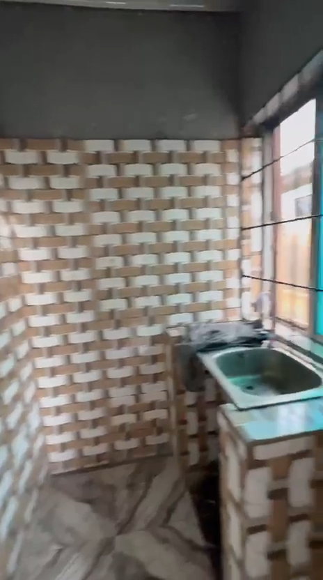 shot027_frame01 Standard mini flat for rent