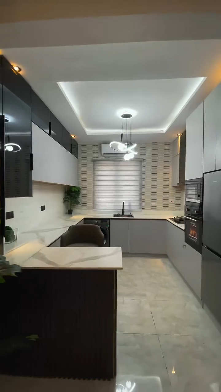 💎 LUXURY 2-BEDROOM SHORTLET IN IKATE